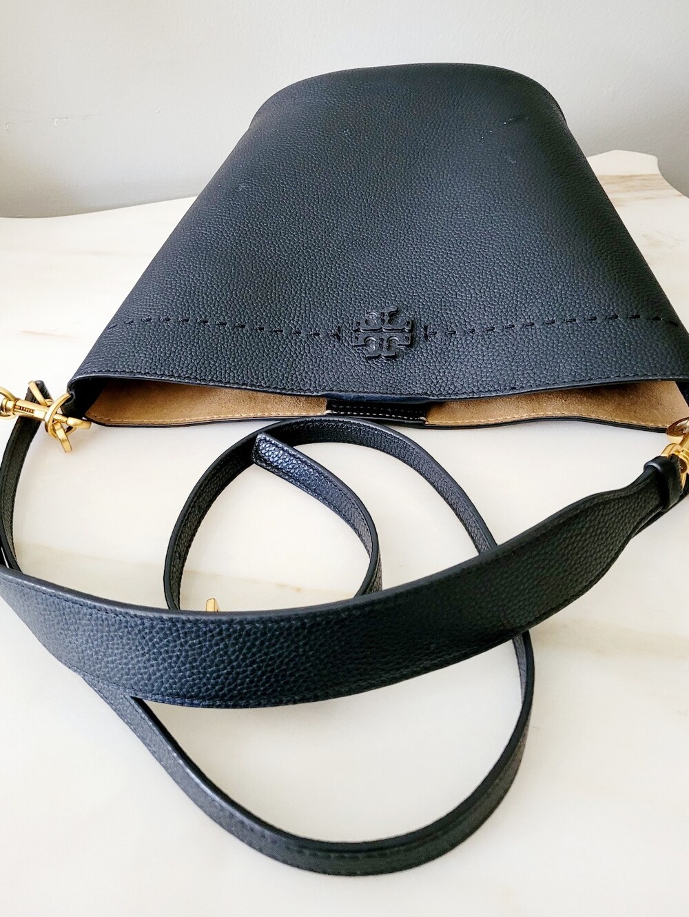 Tory Burch McGraw Black Pebbled Leather Bucket Crossbody/Shoulder Bag - Picture 11 of 16